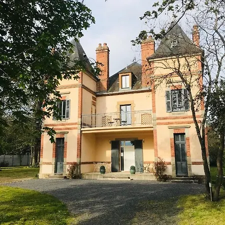 Couette-café Le Château Segot Neuilly-le-Réal